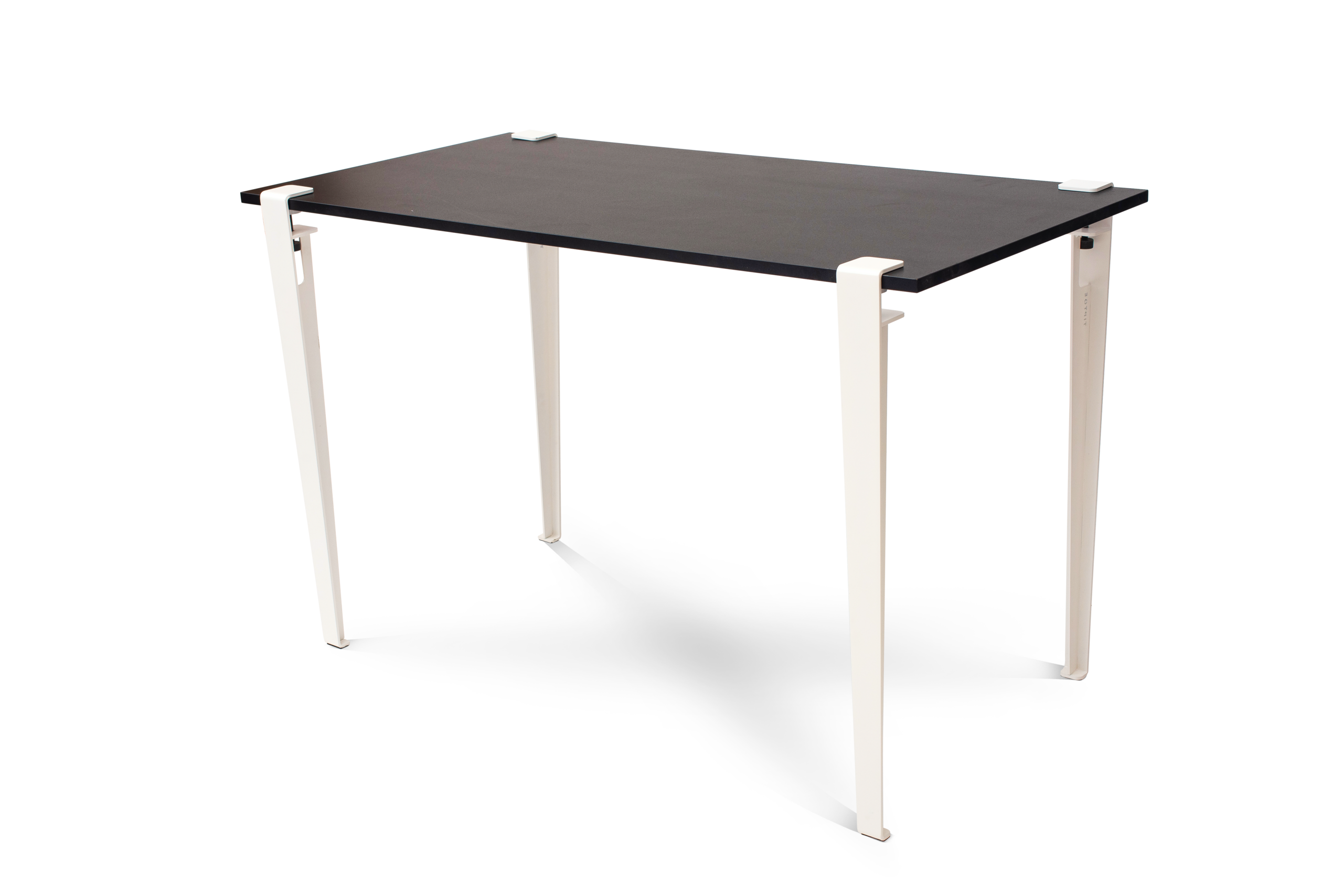 Tiptoe Desk