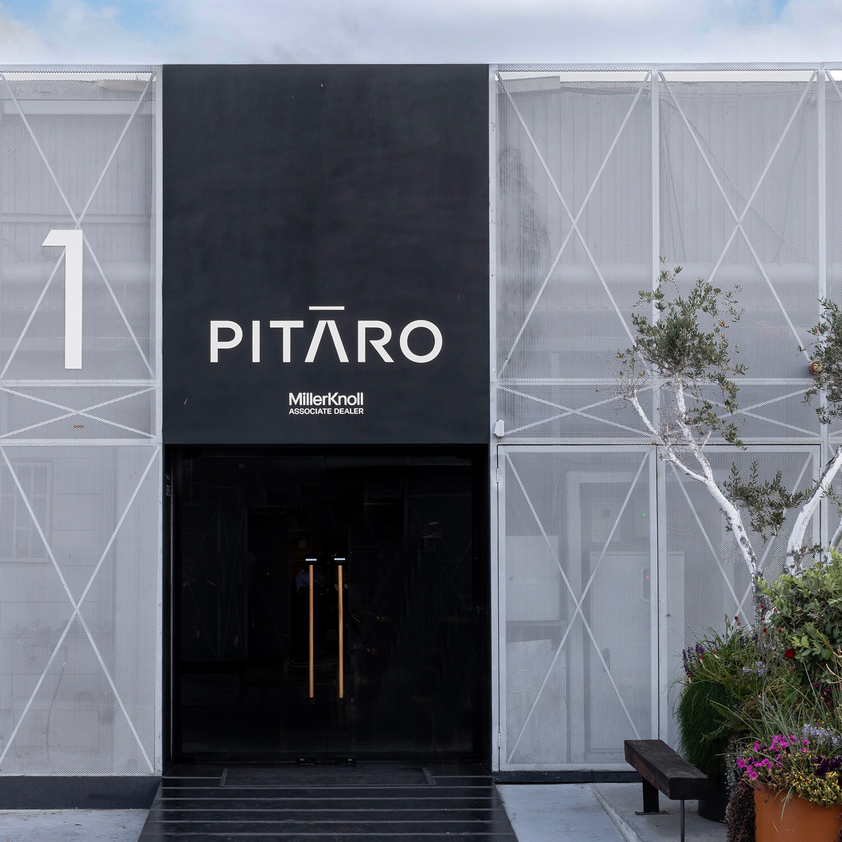 Pitaro_Entrence_0M4A5356_Square_אתר_crop